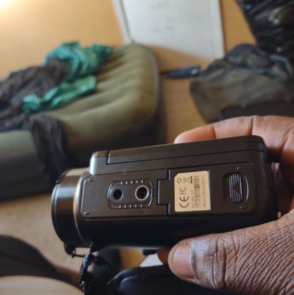 Digital video camera - Picture 4 of 7